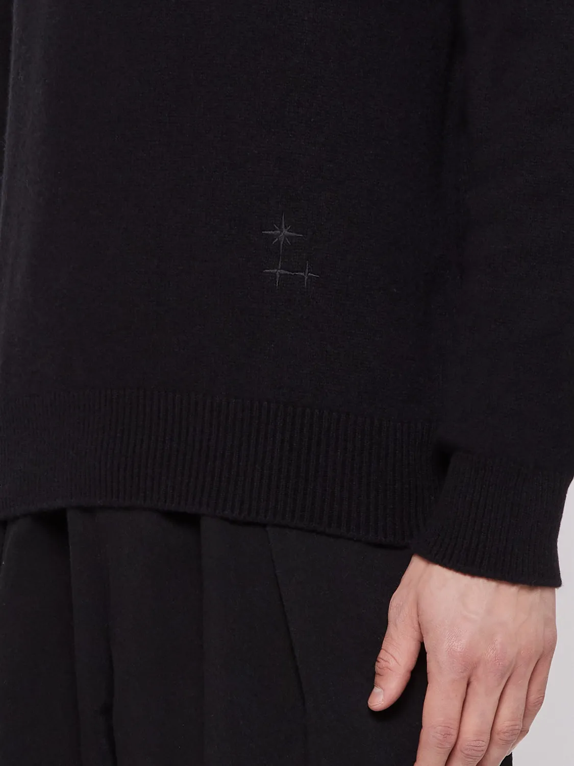 Laneus Wool Cashmere striktrøje sort merinould-cashmere
