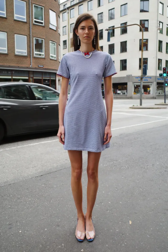 Caro Editions Jersey T-shirt kjole navy stribet bomuld