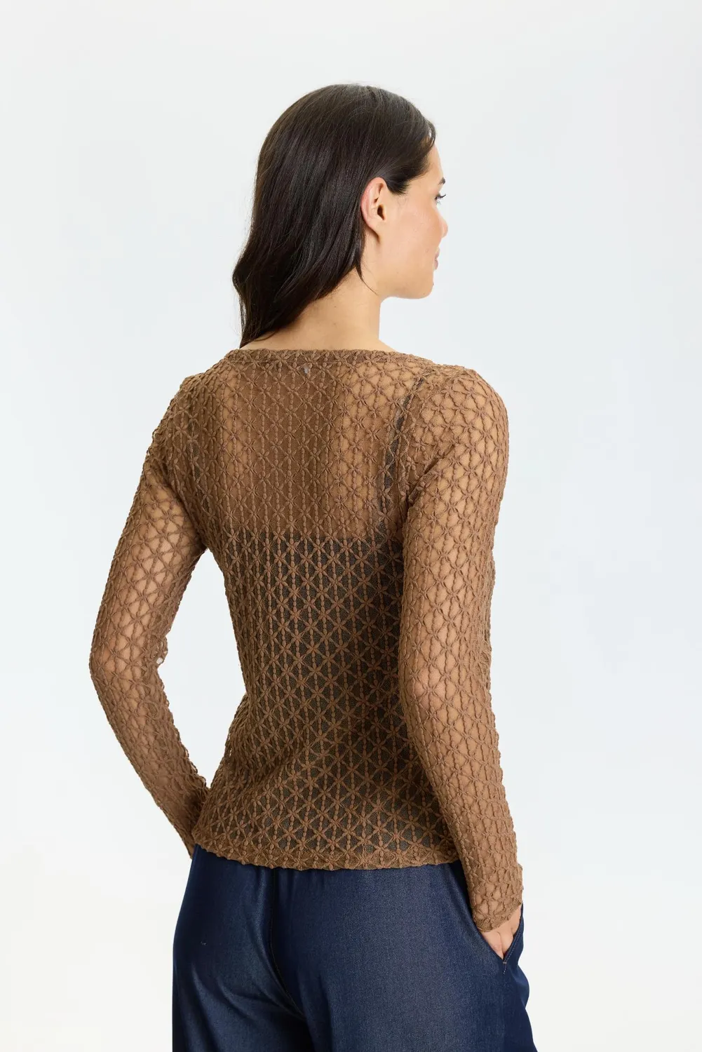 IN FRONT Jill mesh bluse med strukturmønster