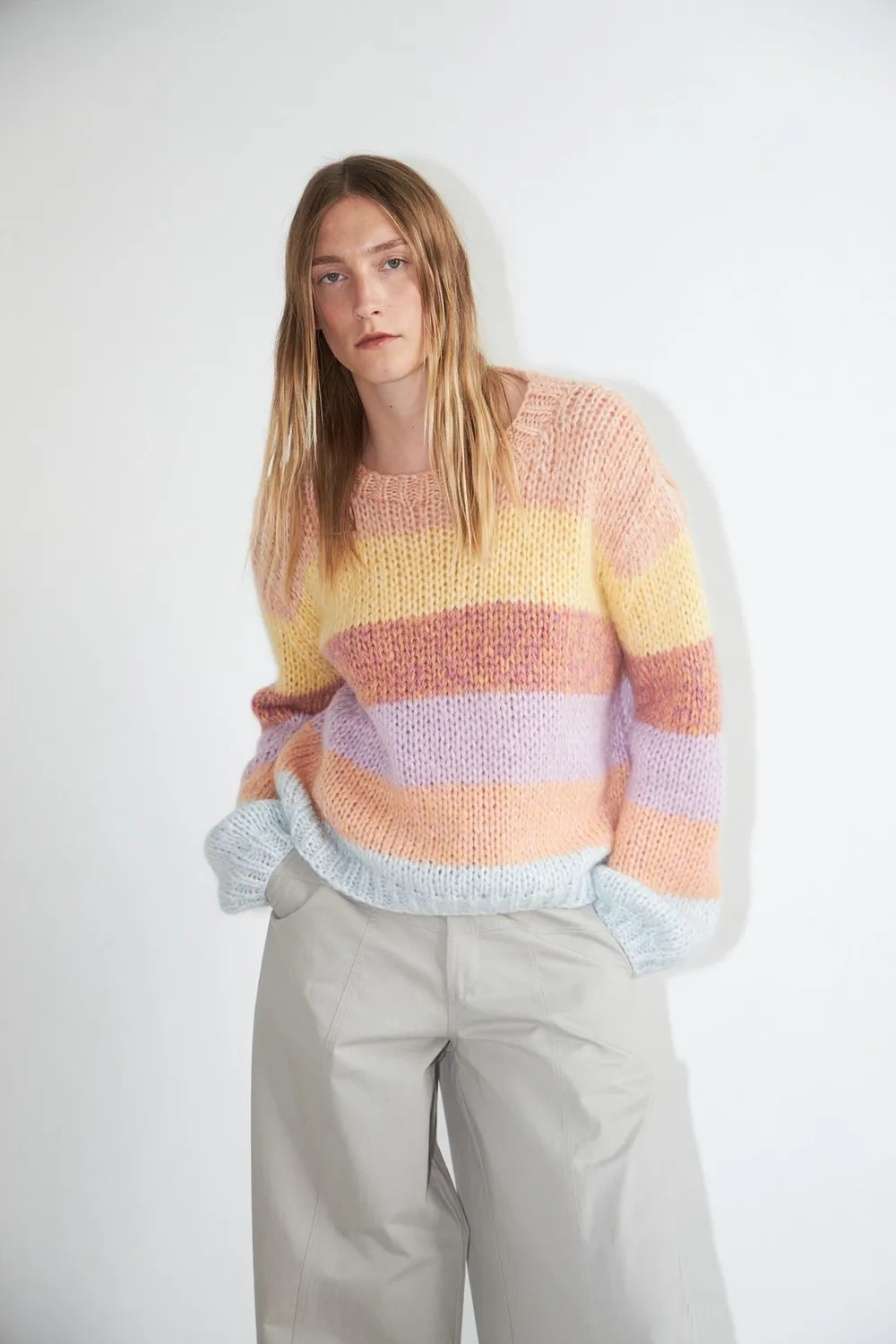 DAWNXDARE GIGI RAINBOW 617 striktrøje golden hues