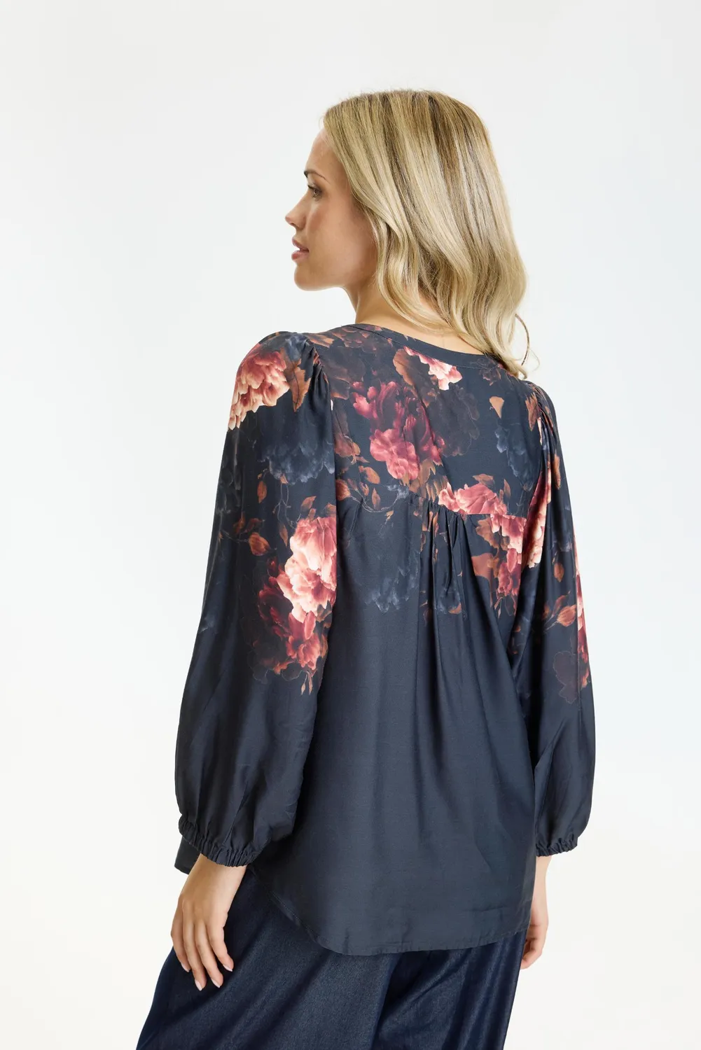 IN FRONT Freecia bluse blomster stolpelukning