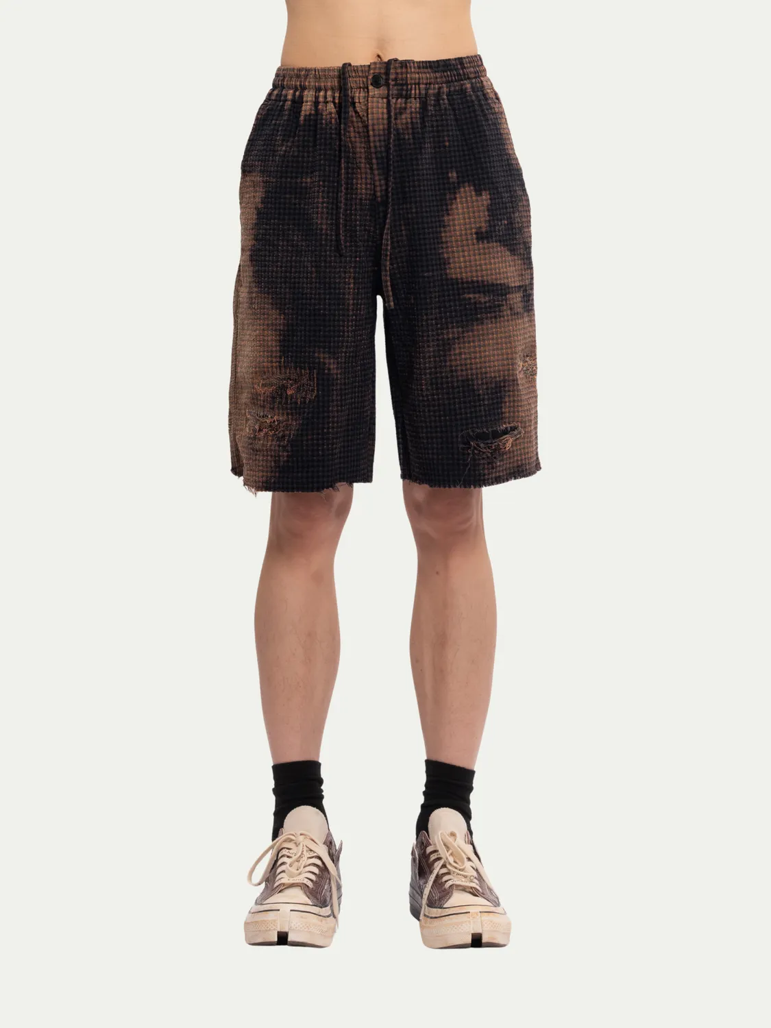 Feng Chen Wang Decayed Check shorts ternet
