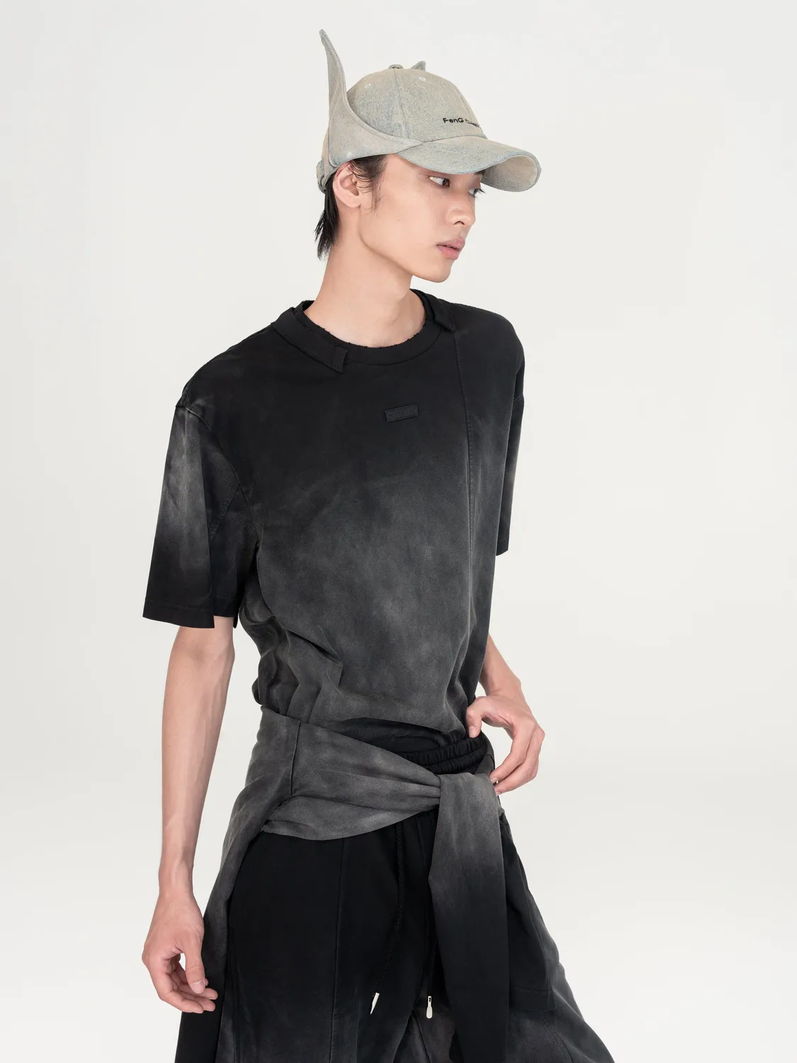 Feng Chen Wang Grey Gradient t-shirt relaxed lædermærke