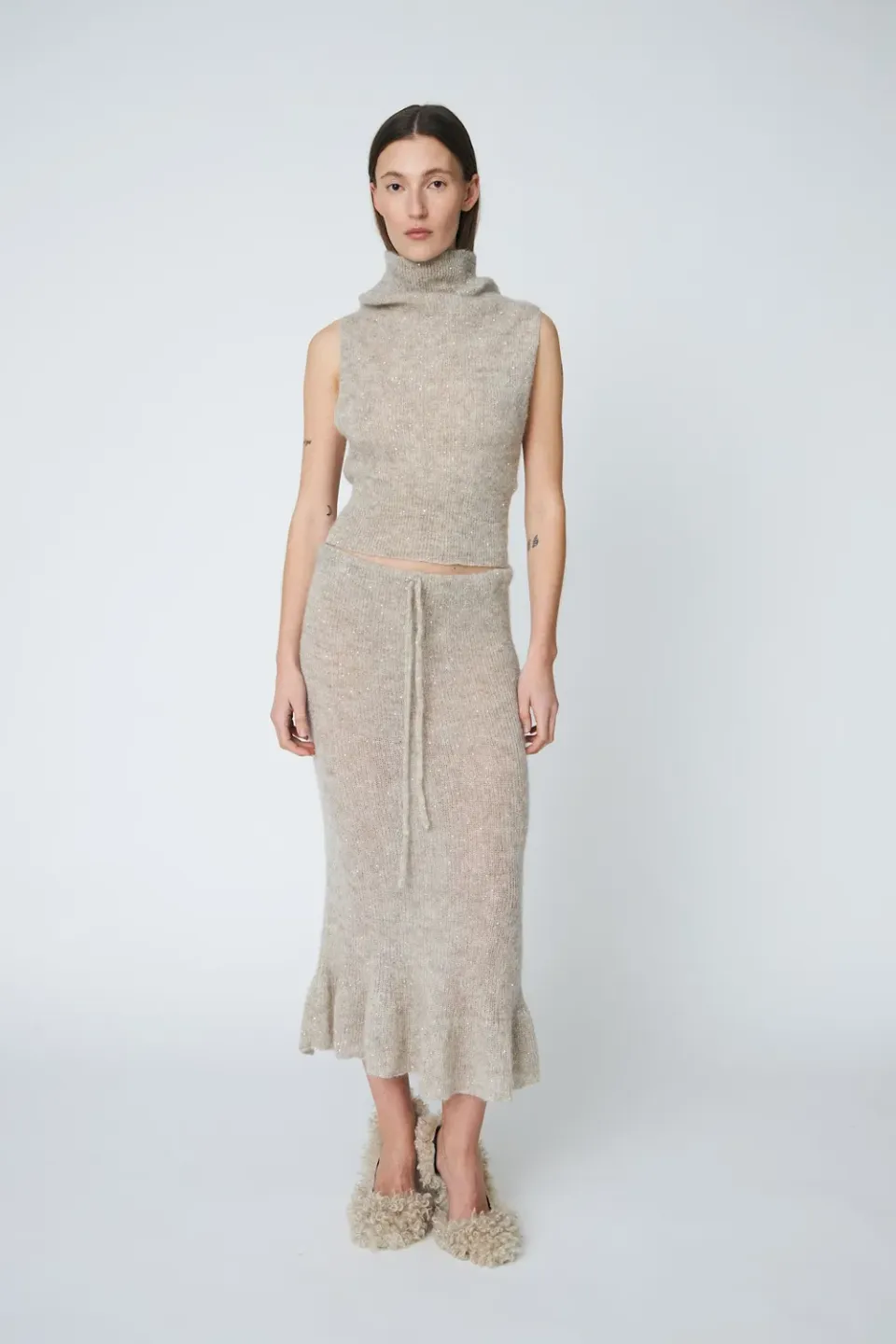 Dawnxdare Megan Slipover strikvest cement mohair