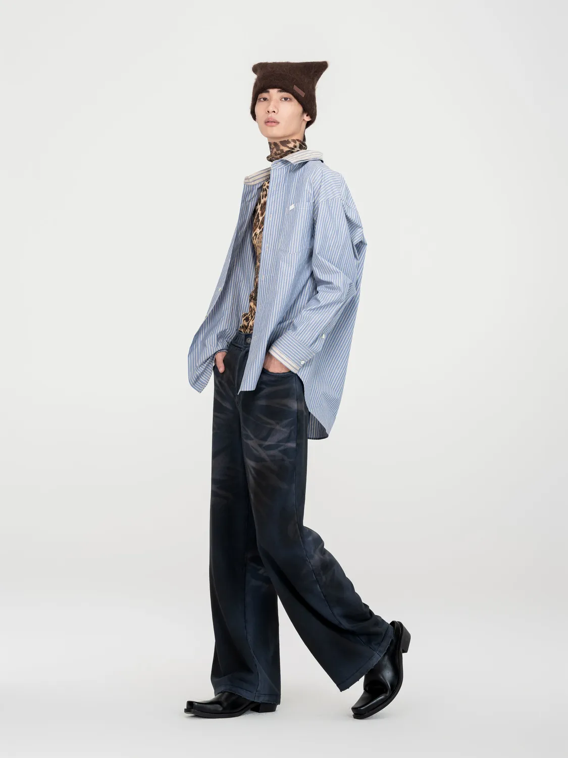 Feng Chen Wang Dark Navy Washed Spray-Dyed bukser relaxed fit