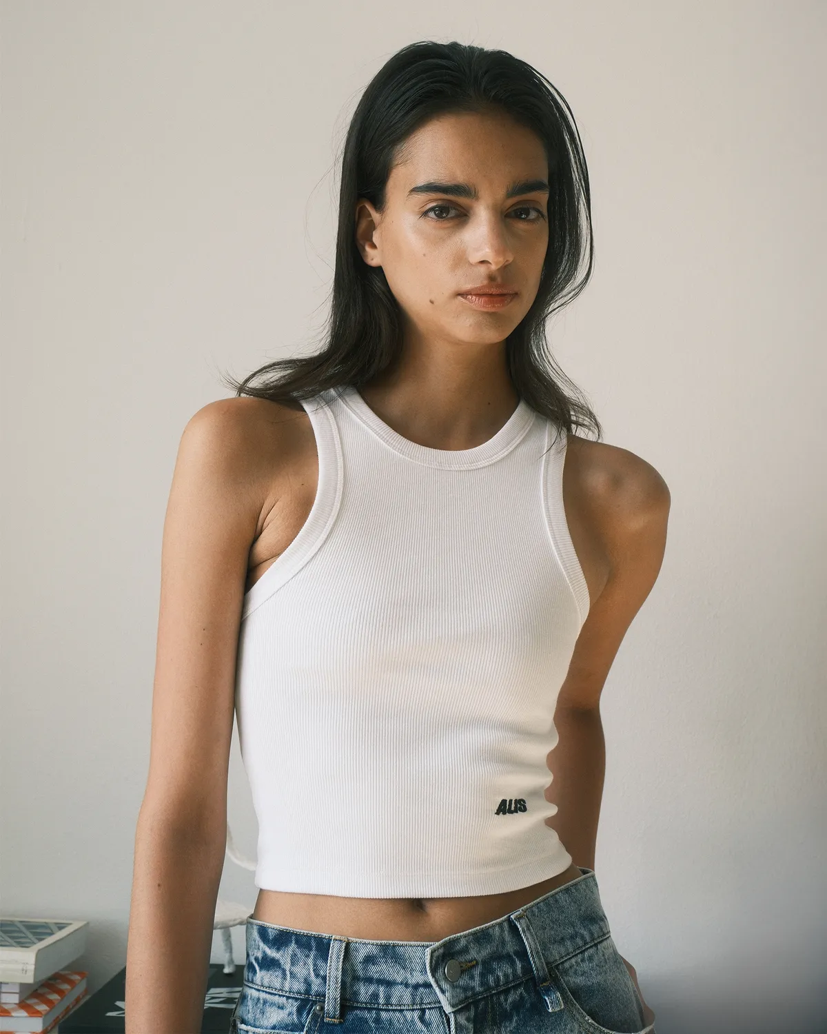 Alis Whitney Baby tanktop hvid rib cropped bomuld