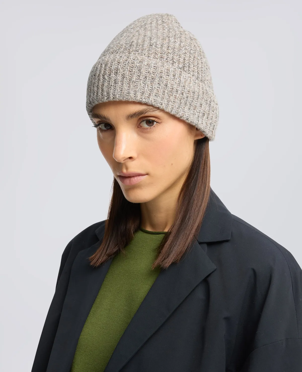 Aspesi Beanie Duegrå uld ribstrik