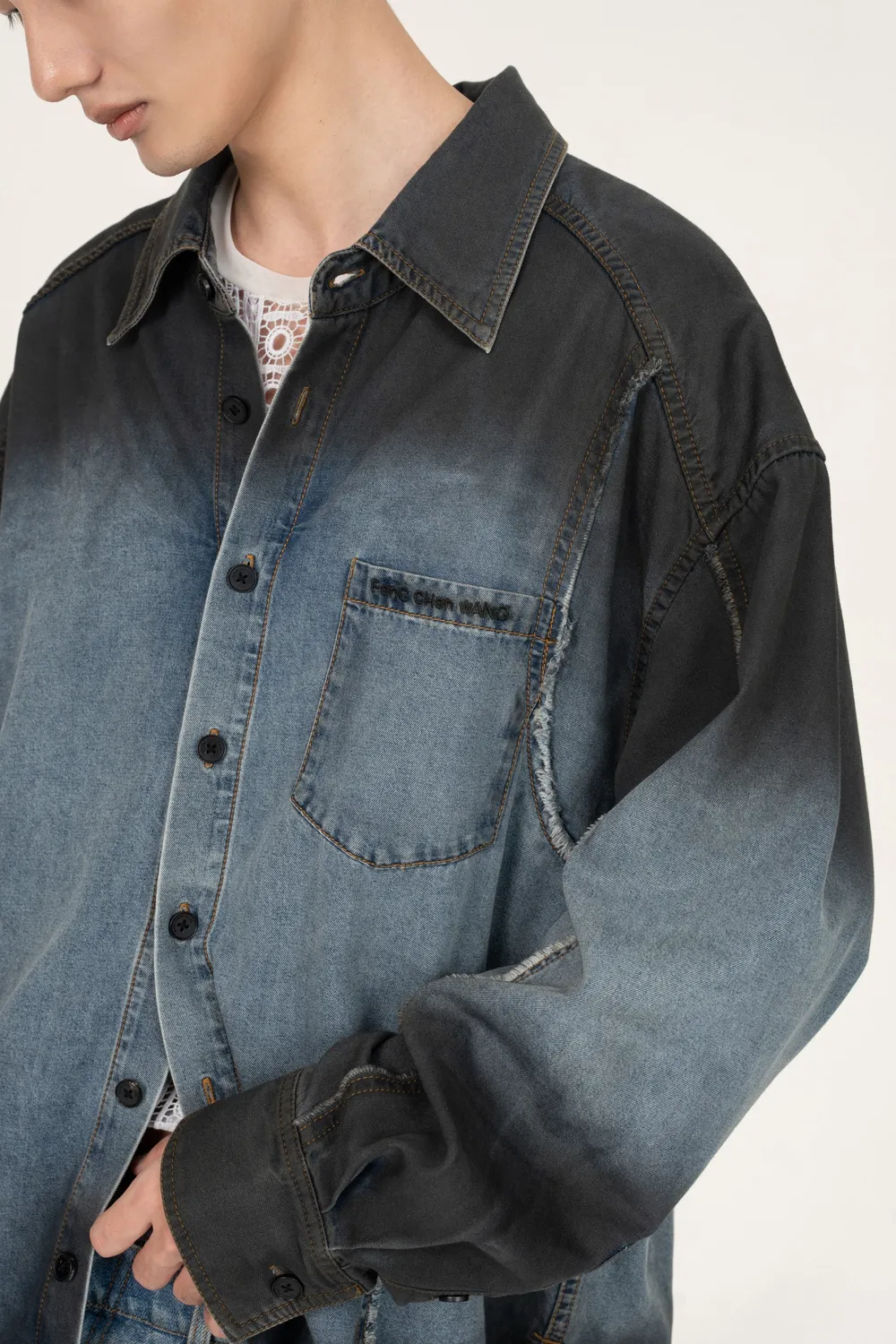Feng Chen Wang Indigo Gradient denimskjorte blå-sort