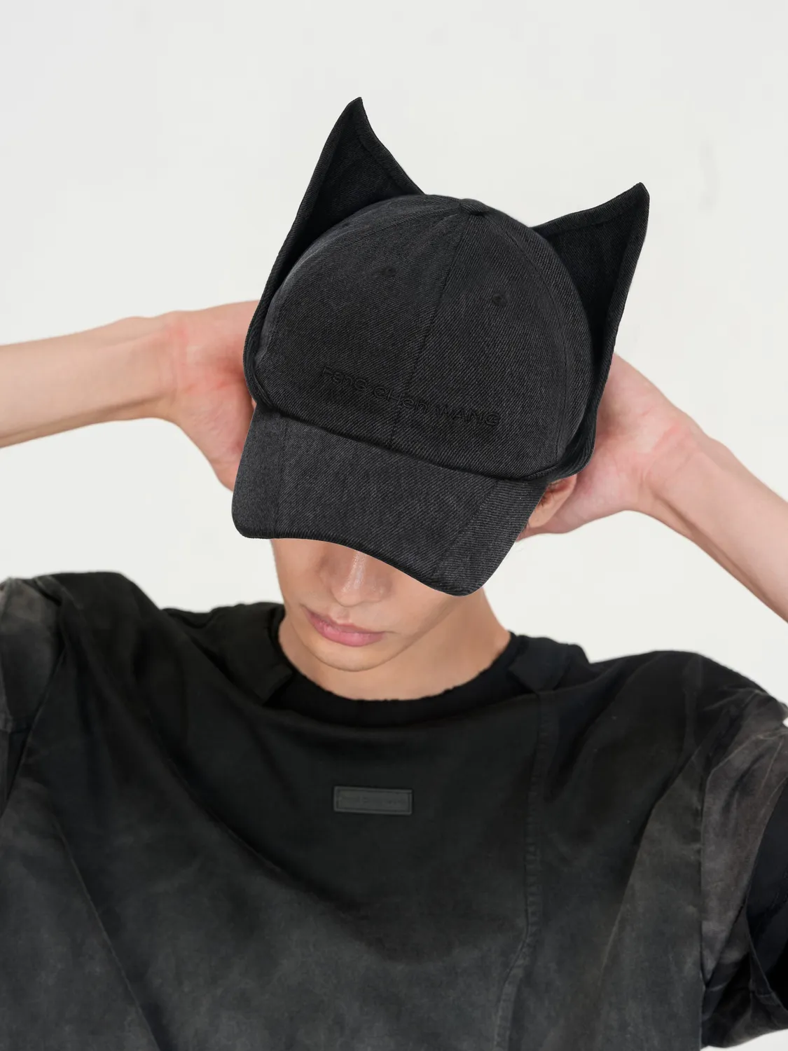 Feng Chen Wang Cat-Ear kasket sort denim
