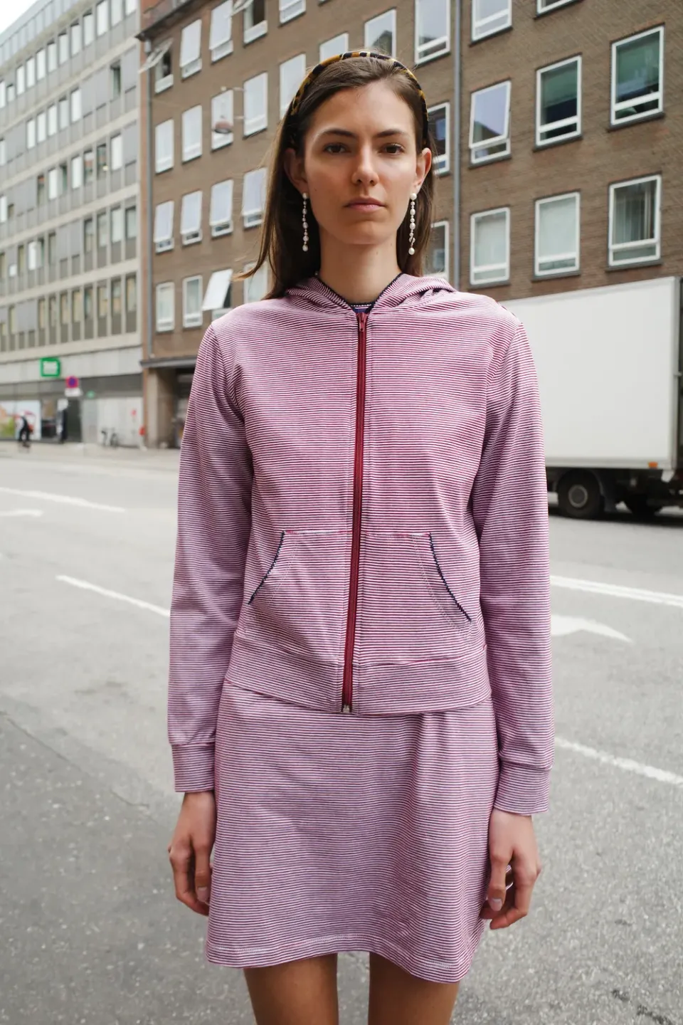 Caro Editions Jersey Hoodie hættetrøje rød stribet