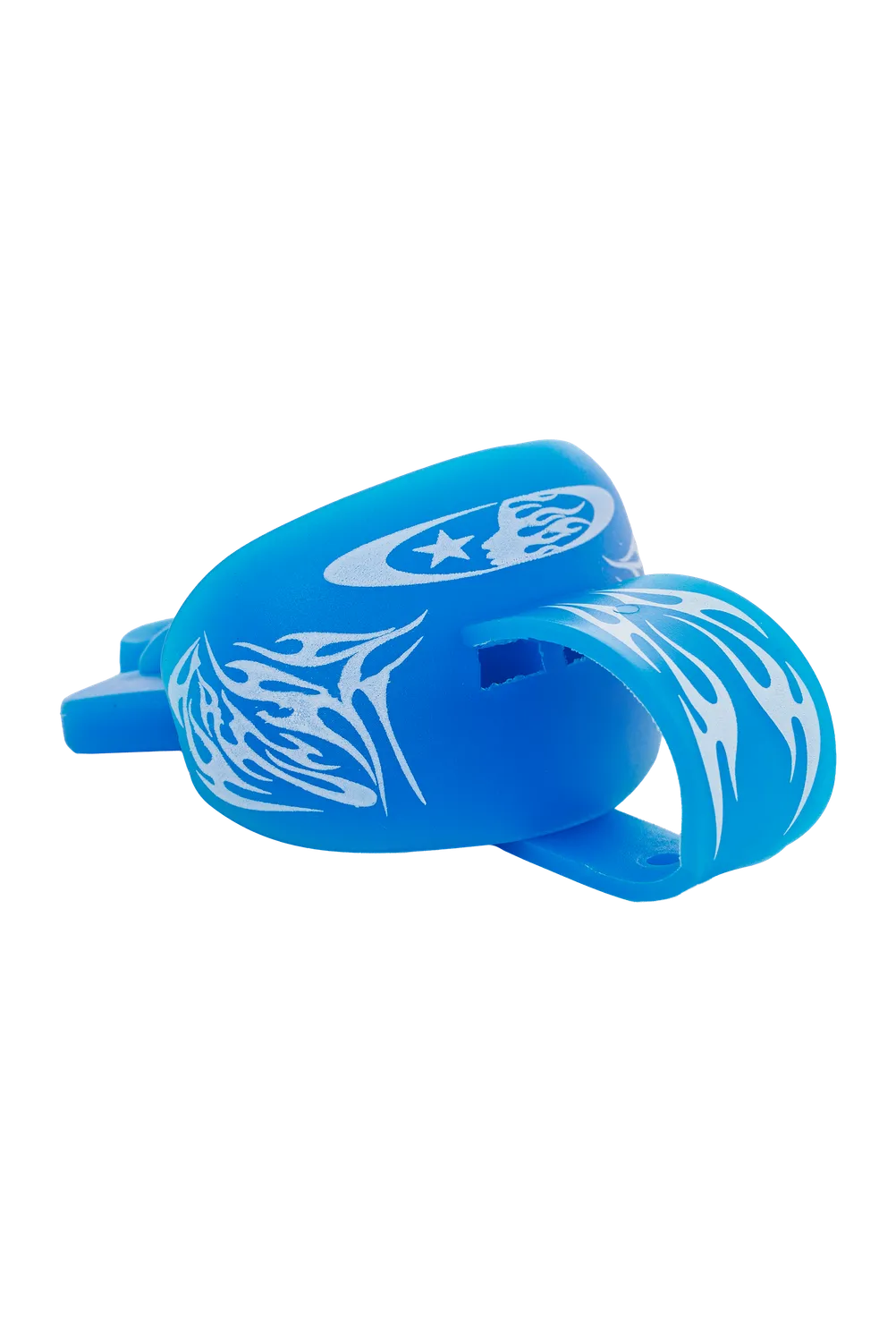 Hellstar Tribal Flame tandbeskytter hvid med strop
