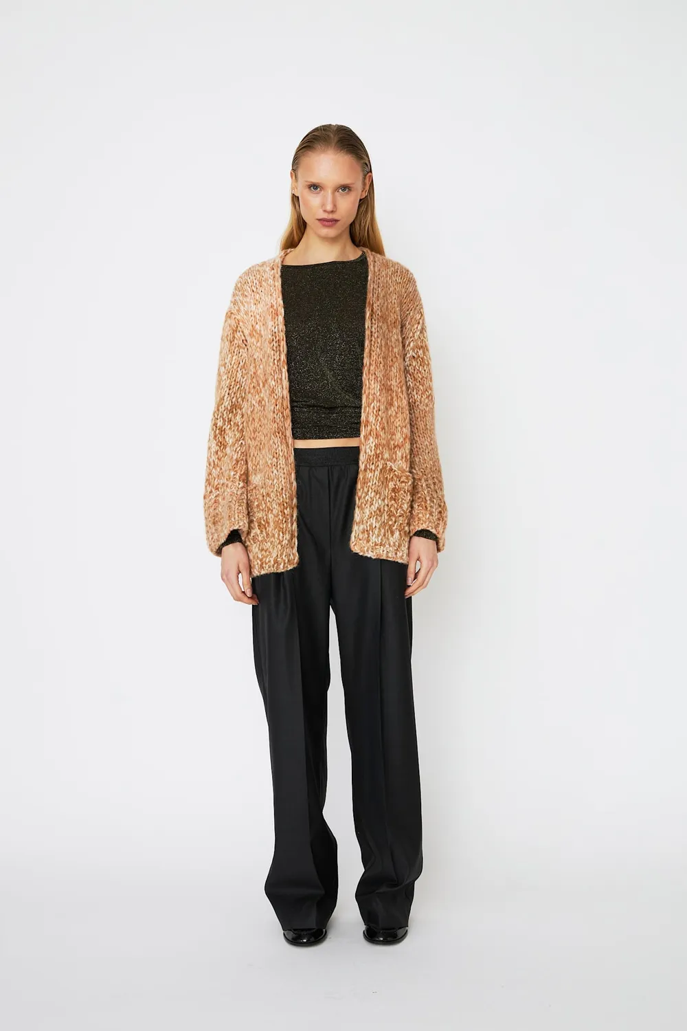 DAWNXDARE ELLIOT strikcardigan 852 camel med lommer