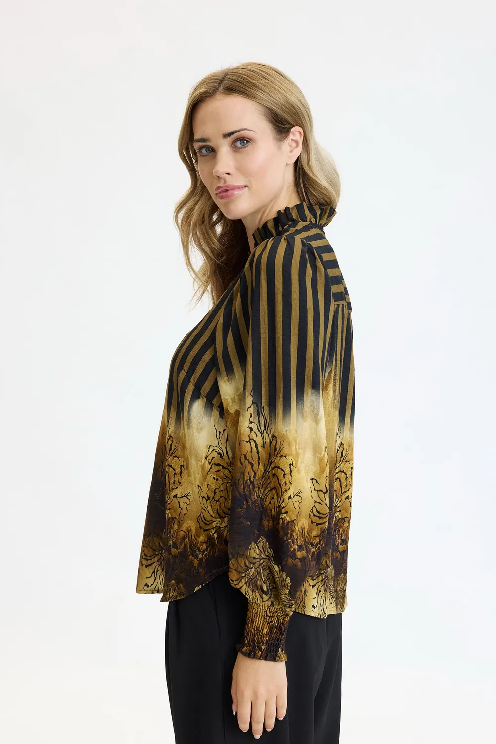 IN FRONT Daze bluse print flæsekrave