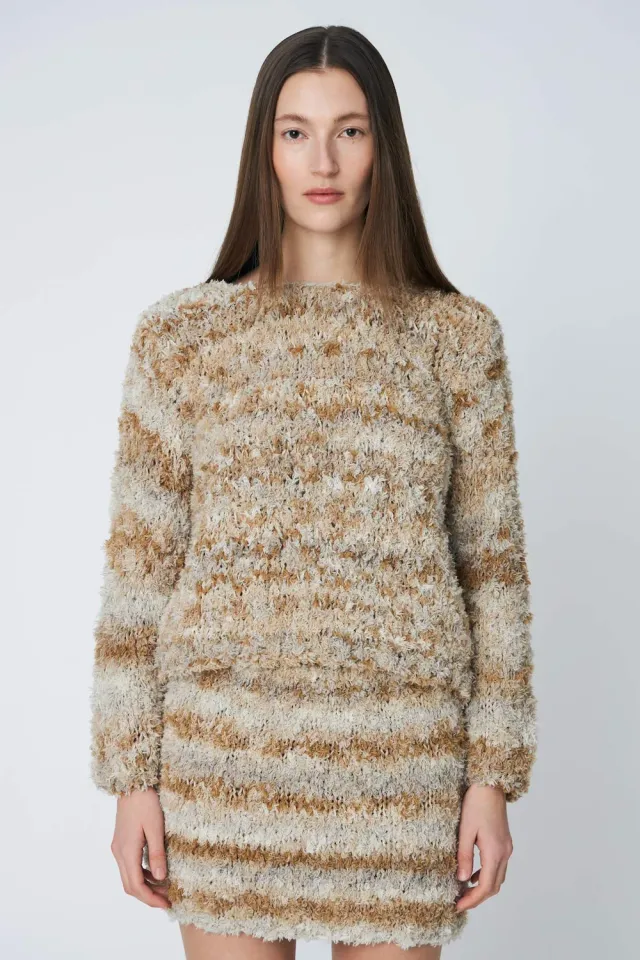 DAWNXDARE Sammie pullover 110 beige fluffy V-hals
