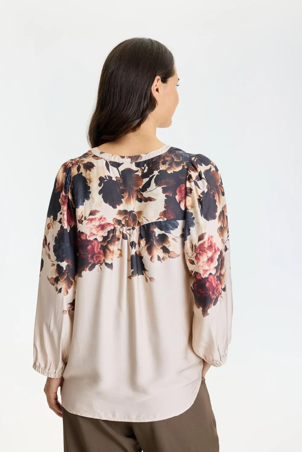 IN FRONT Freecia bluse blomstret knaplukning