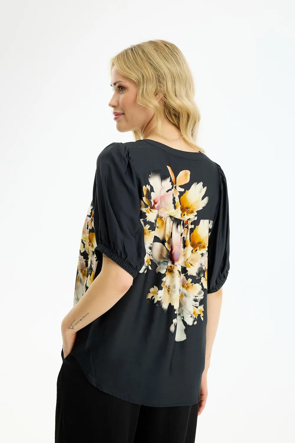 IN FRONT Linse bluse print v-hals