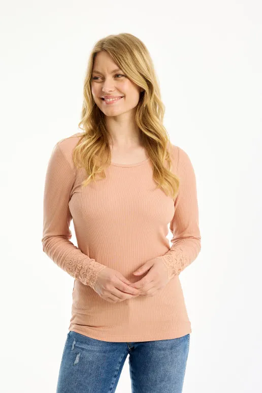 IN FRONT Vivian bluse blonde ribbet rund hals