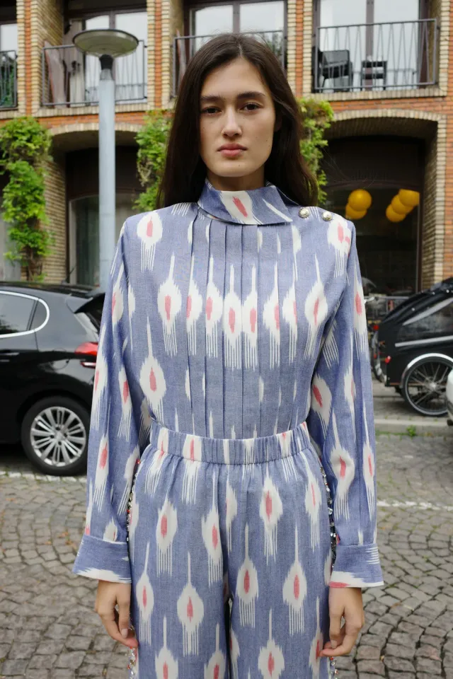 Caro Editions Pleated Ivona skjorte blå rød ikat