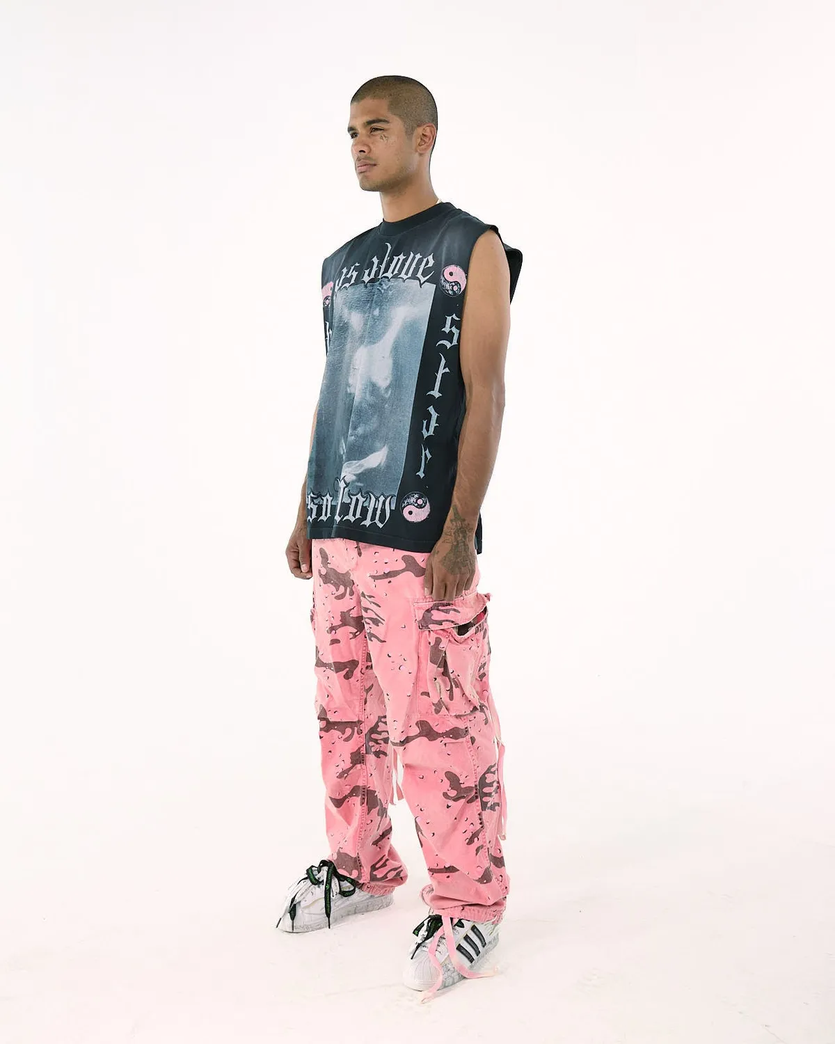 Hellstar HSSS26TE5-BLK cutoff t-shirt sort