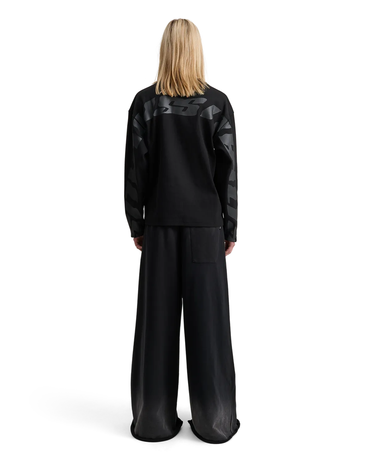 Alis Joshua Long Sleeve In Rib W/ Back Print trøje sort ribbet