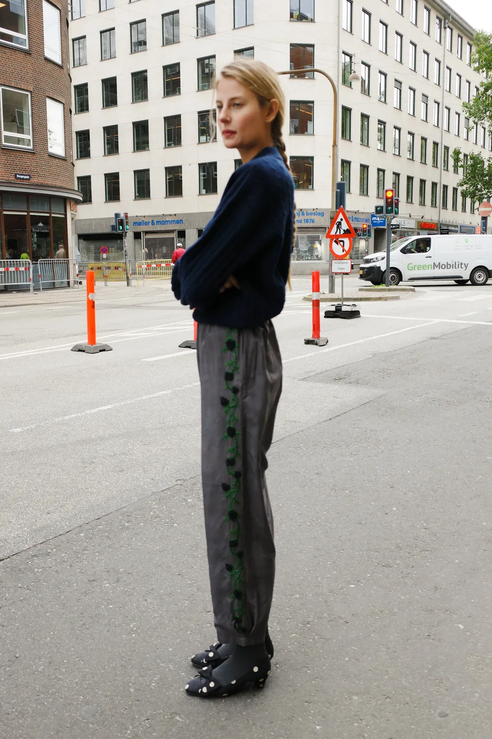 Caro Editions Coco bukser grå silke brombær broderi