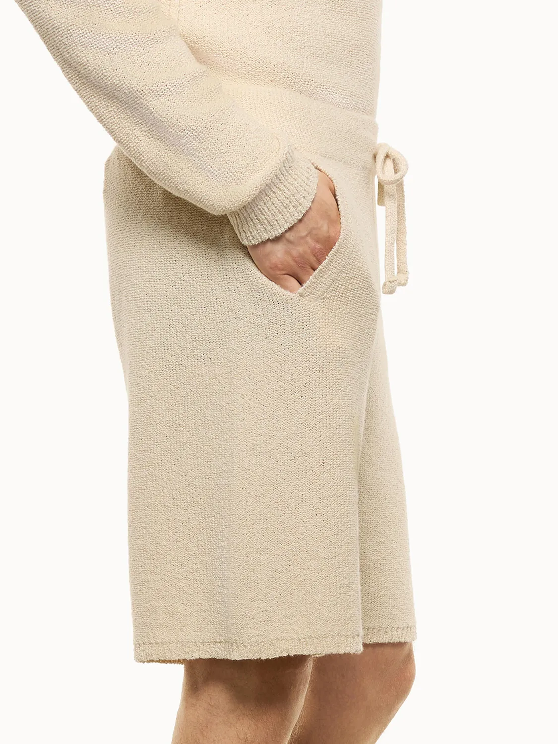 Laneus Cashmere and Silk Bermuda strikshorts creme