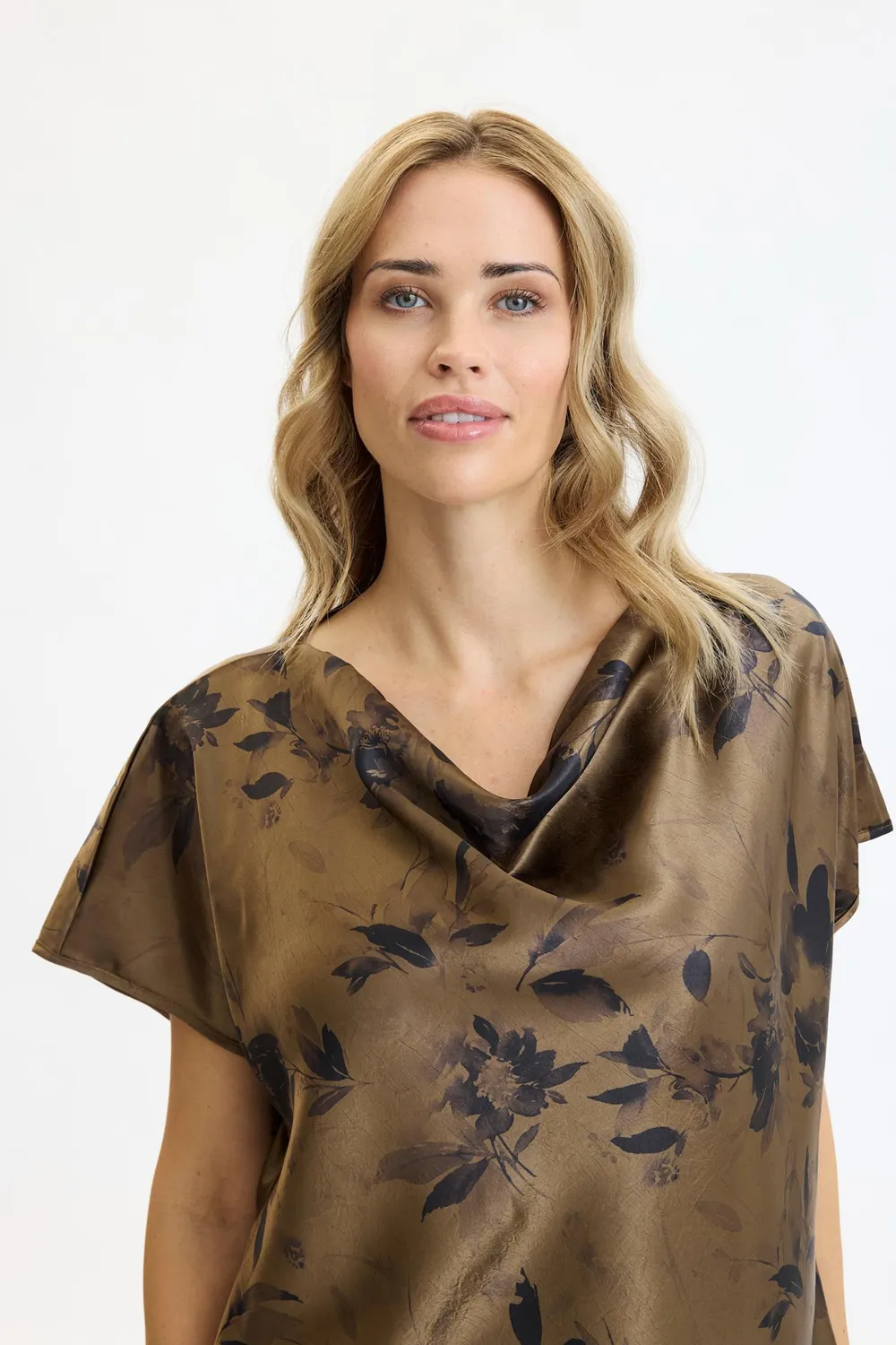 IN FRONT Vallerie bluse med print vingeærmer
