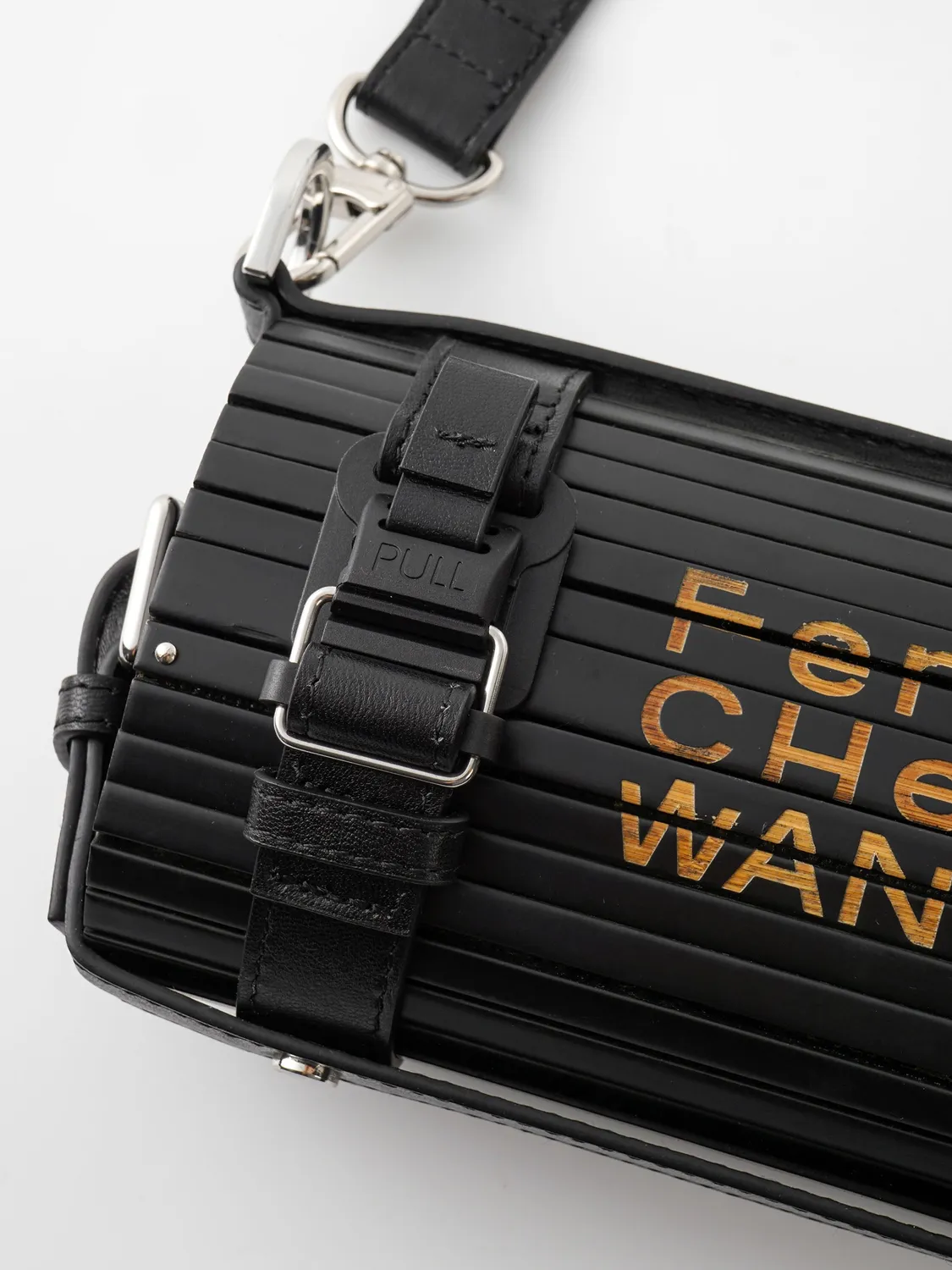 Feng Chen Wang Medium Cylinder bambus taske sort