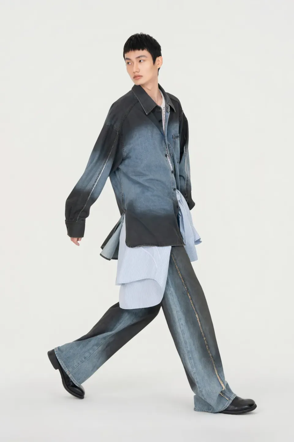 Feng Chen Wang Indigo Gradient denimskjorte blå-sort