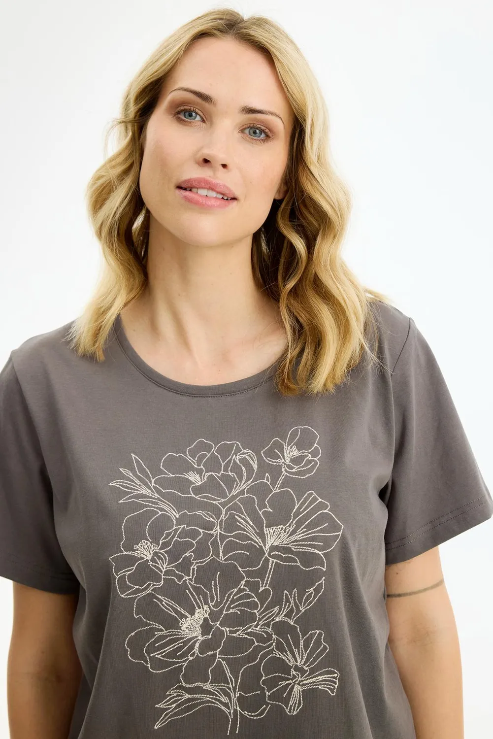 IN FRONT Salsa t-shirt broderi klassisk