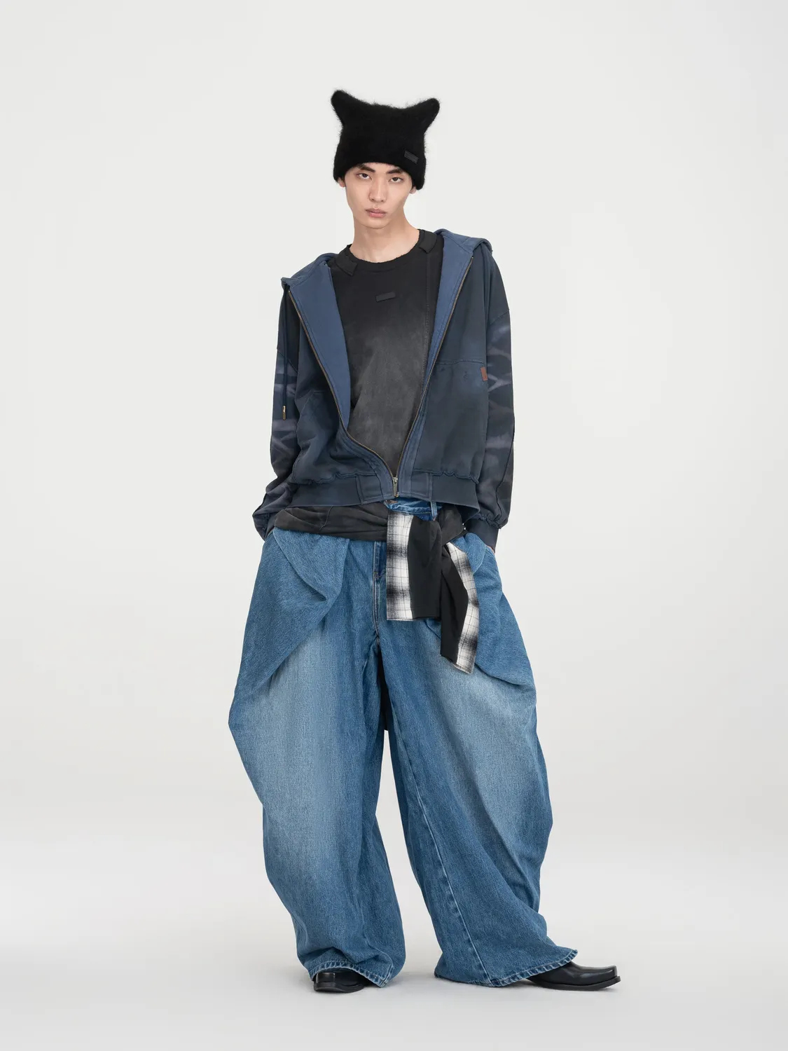 Feng Chen Wang Washed Pleated Oversized jeans lys
