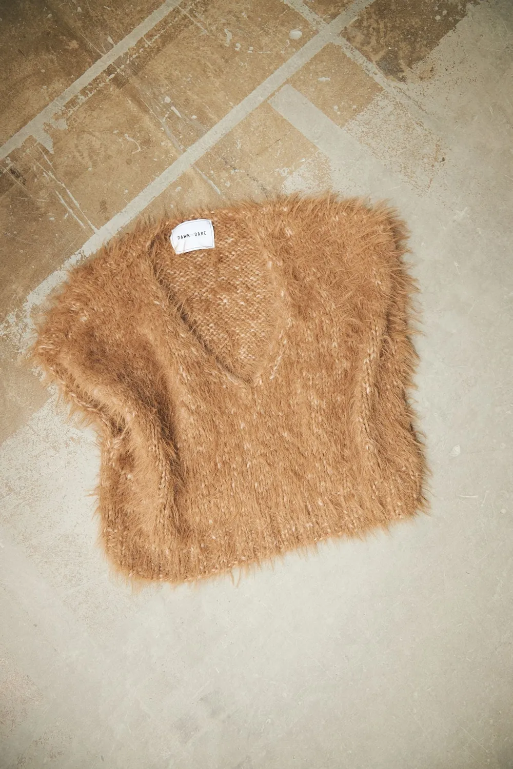 DAWNXDARE BECCA 192 strikvest tørv mohair