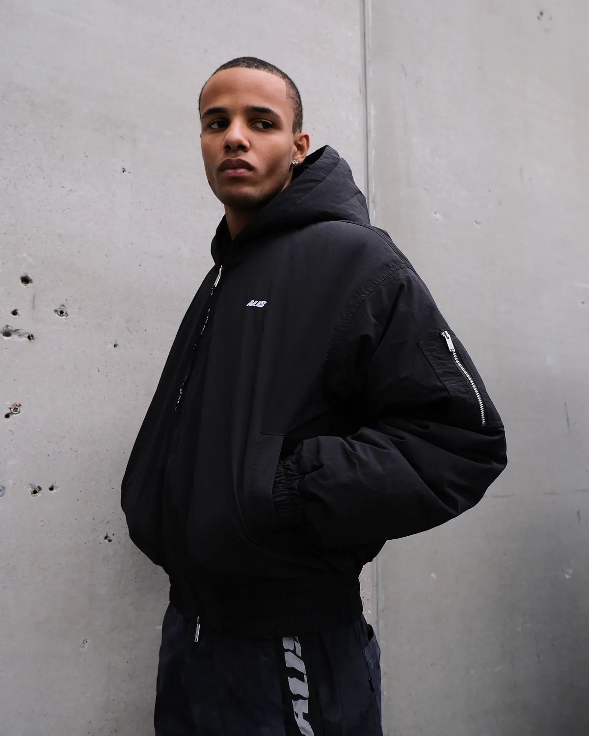 Alis Hoiy Oversized Bomberjakke sort nylon