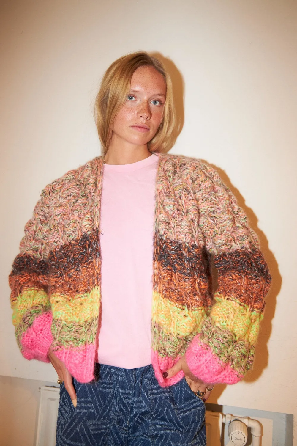 DAWN x DARE ARENA RAINBOW strikcardigan pink multi mohair