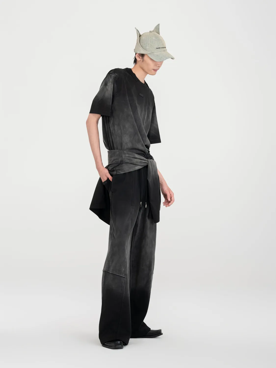 Feng Chen Wang Grey Gradient t-shirt relaxed lædermærke