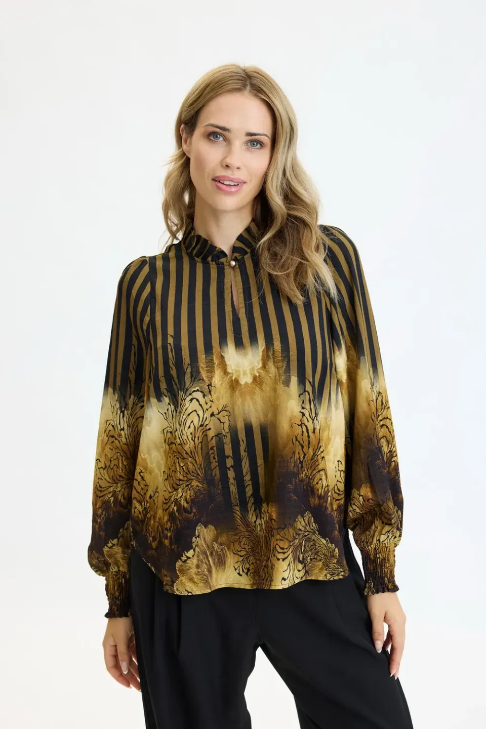 IN FRONT Daze bluse print flæsekrave