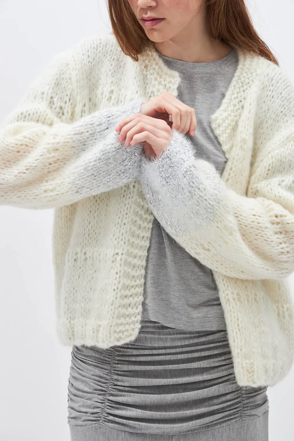 DAWNXDARE Gabi strikcardigan 020 silver chalk pailletter