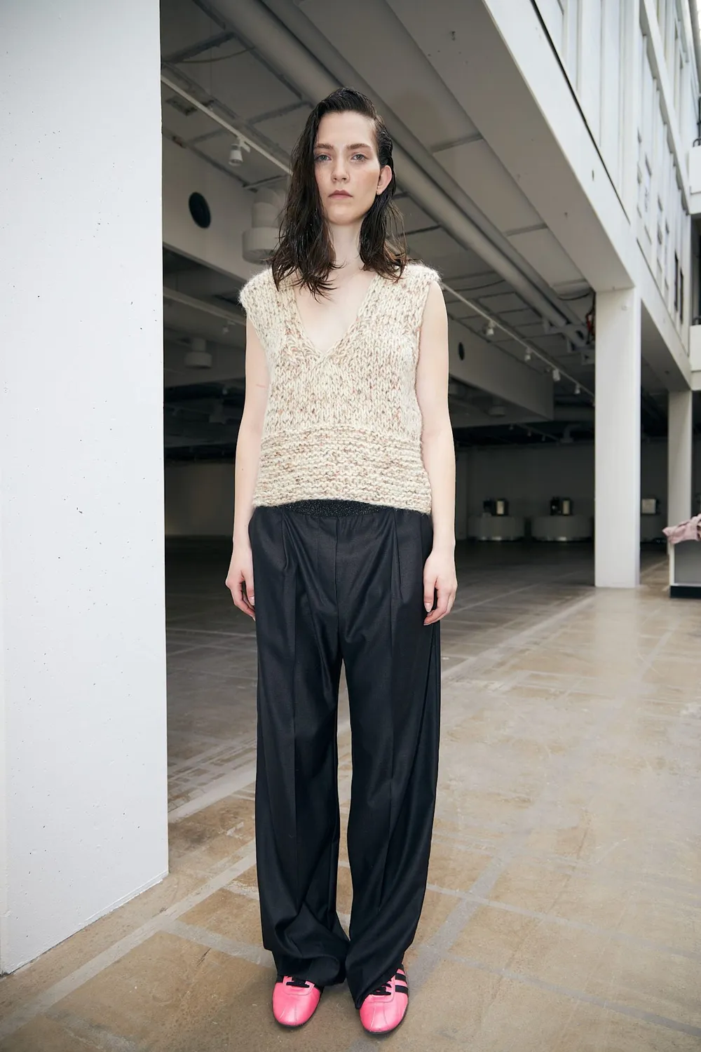 DAWNXDARE GOLDIE GOLD 910 strikvest guld uld