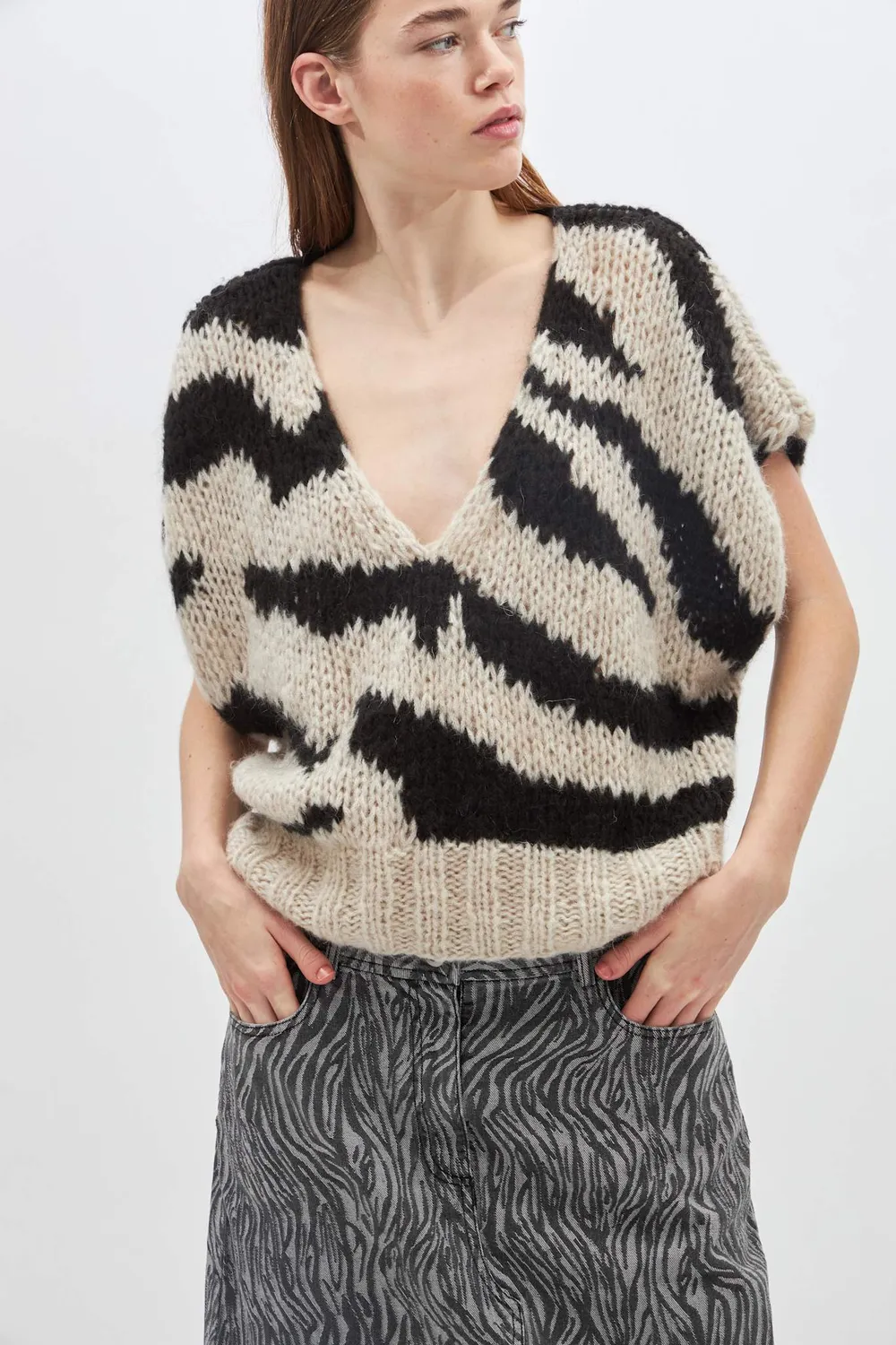 DAWNXDARE CAPRI ZEBRA 199 strikbluse sort mohair