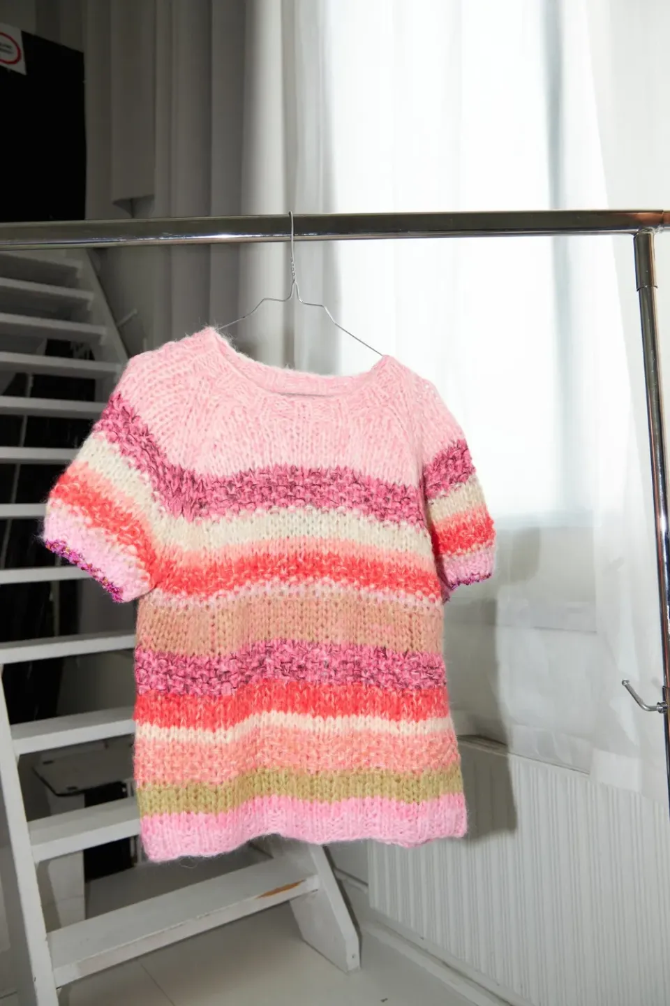 DAWNXDARE Estelle Multi 919 Pink Sun strikbluse mohair
