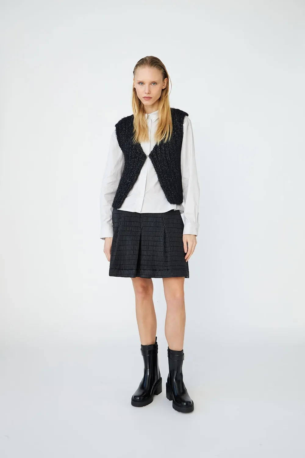 DAWNXDARE Stardust 199 Black strikvest metallic sort