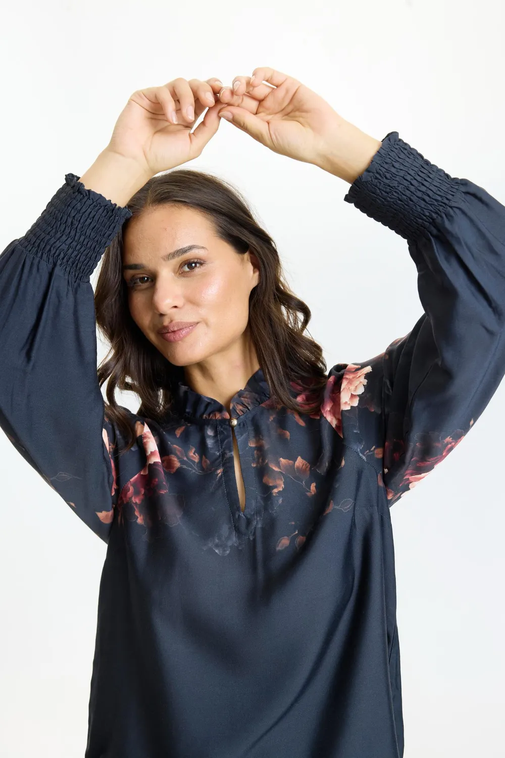 IN FRONT Freecia bluse print flæsekrave