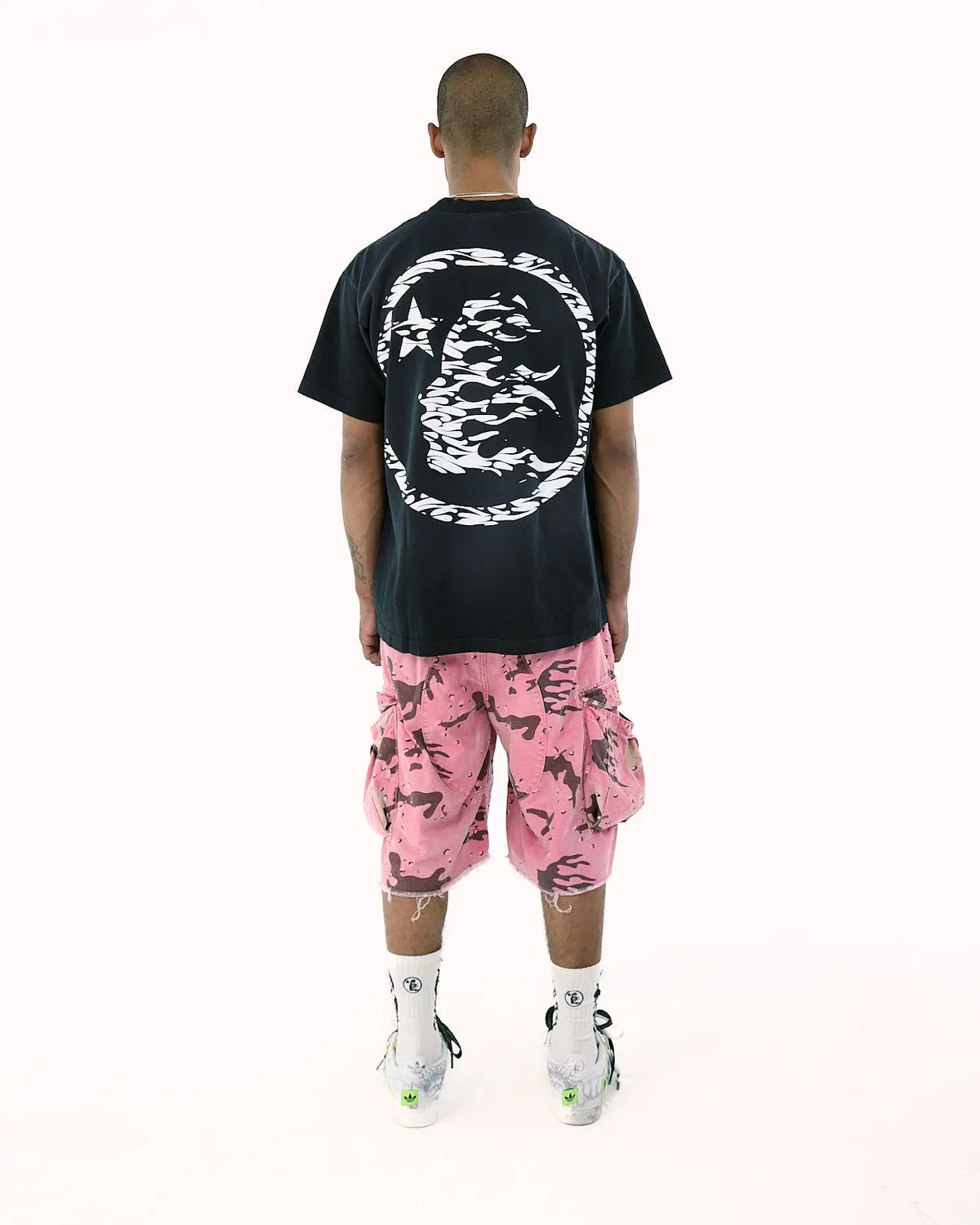 Hellstar HSSS26SH1-PNK cargo shorts pink camo