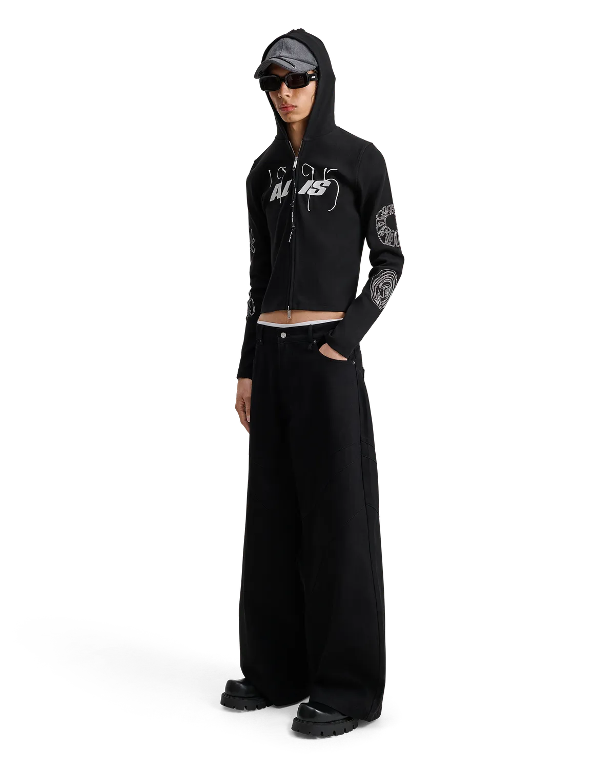 Alis Nortey hoodie sort lynlås cropped XS-XL