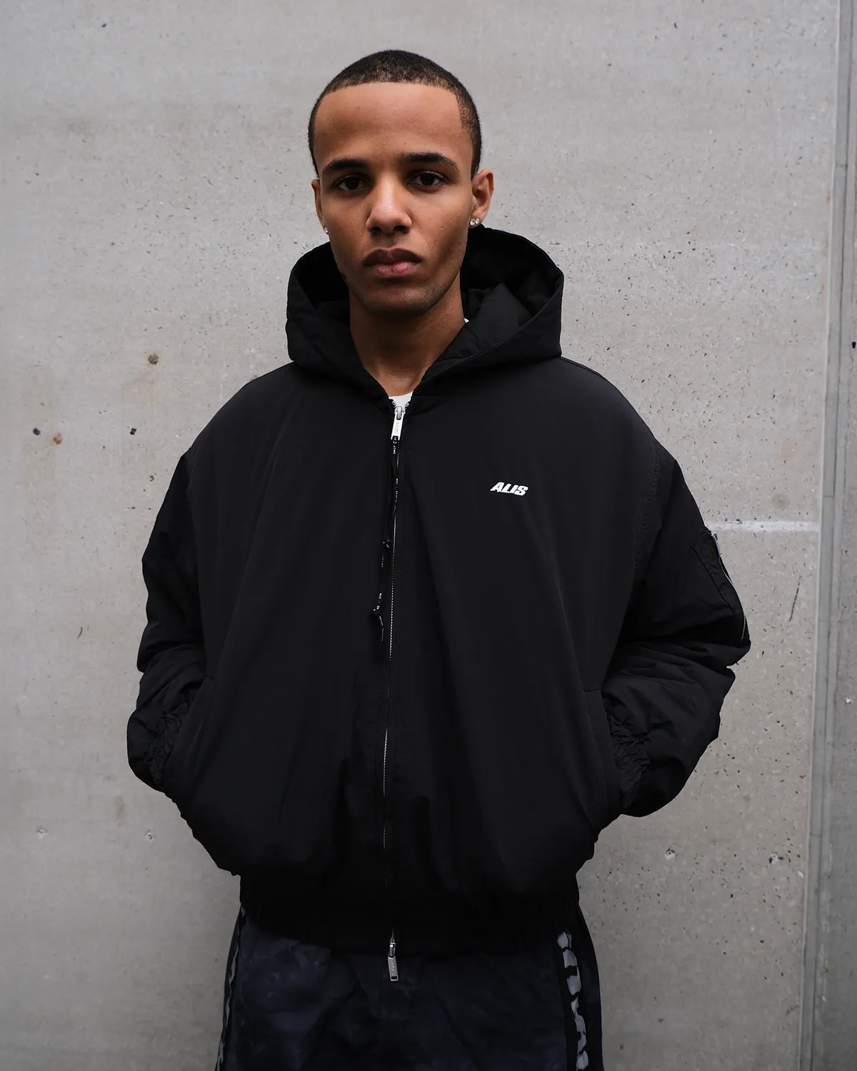 Alis Hoiy Oversized Bomberjakke sort nylon
