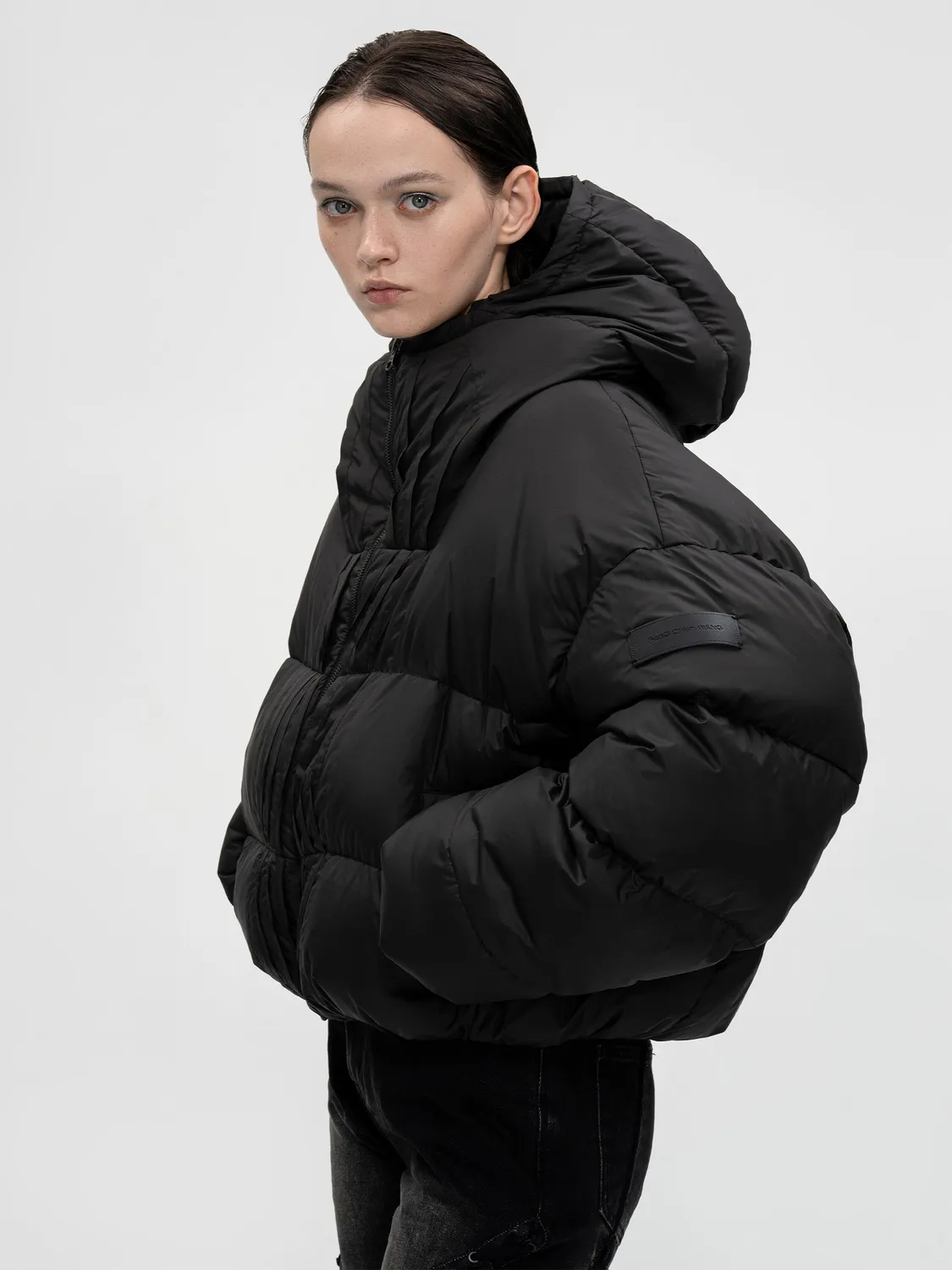 Feng Chen Wang Pleated dunjakke sort oversize