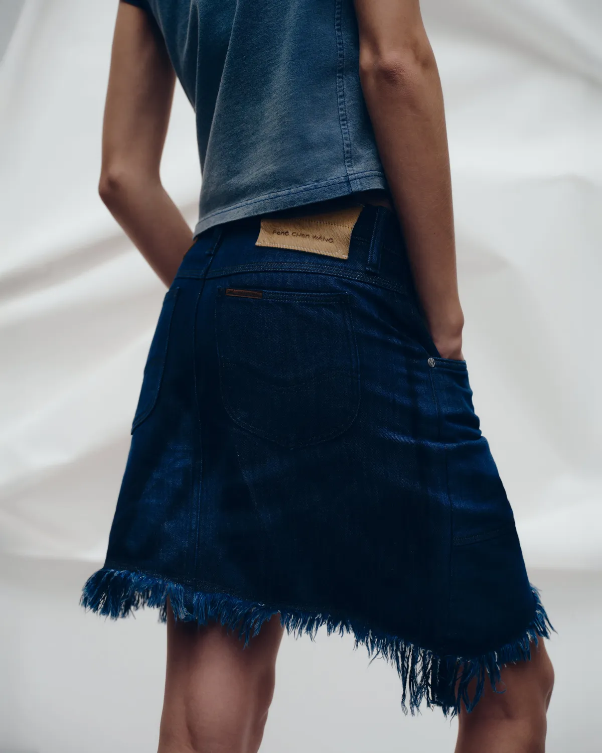 Lee x Feng Chen Wang Women denimnederdel mørk asymmetrisk