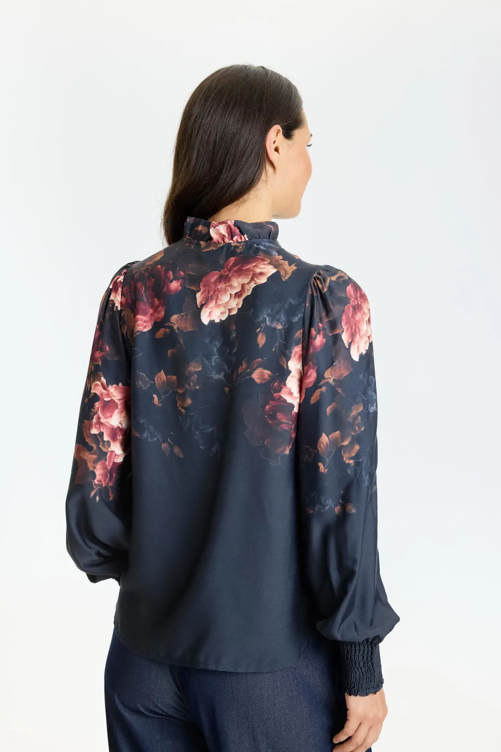 IN FRONT Freecia bluse print flæsekrave