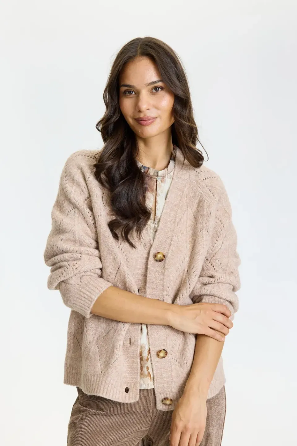IN FRONT Ari strikcardigan V-hals knapper