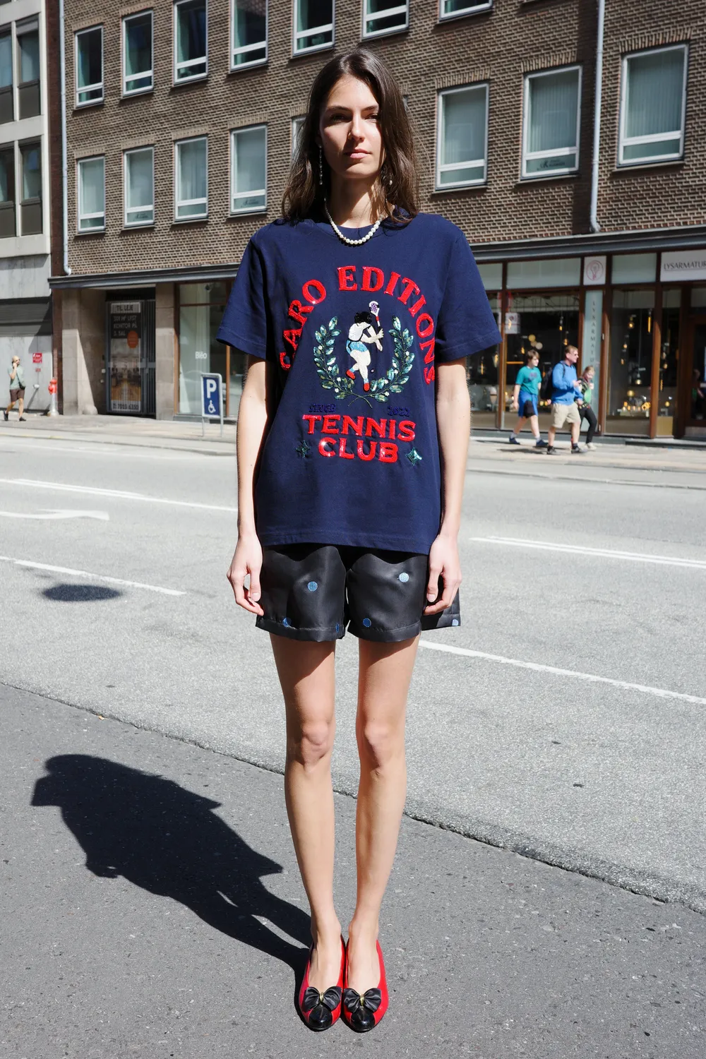 Caro Editions Freddy t-shirt navy tennis broderi økobomuld